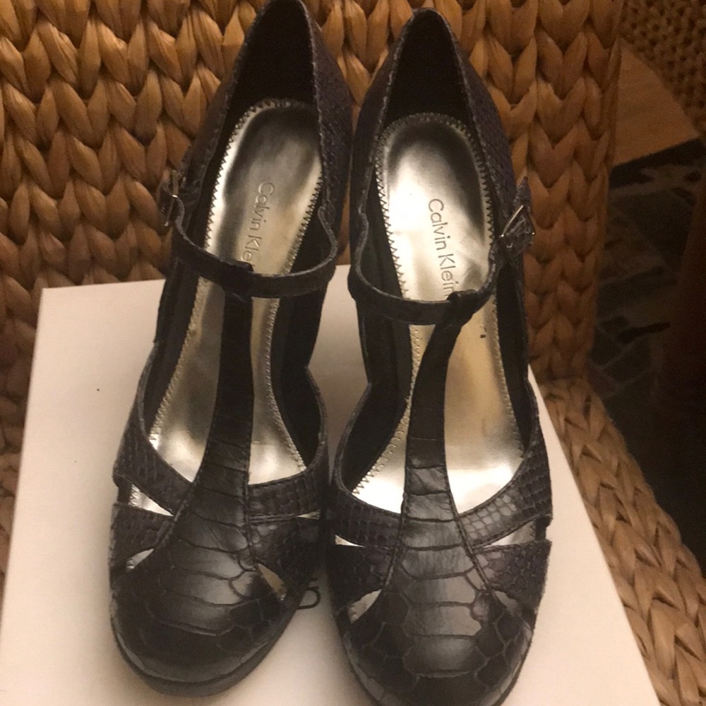 Calvin Klein pumps